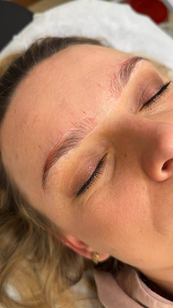 makijaż permanentny brwi